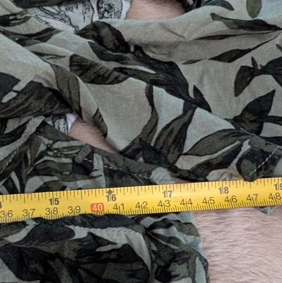 👾 Monstera Fern Tropical Green and Black Cold Shoulder Camisole - Picture 3 of 7